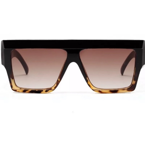 *Price Drop* Retro Oversized Square Flat Top Leopard Detail - Picture 3 of 4